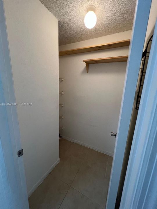 Recently Rented: $2,000 (2 beds, 2 baths, 1027 Square Feet)