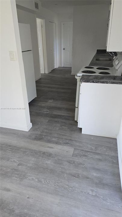 For Rent: $3,000 (4 beds, 2 baths, 1472 Square Feet)