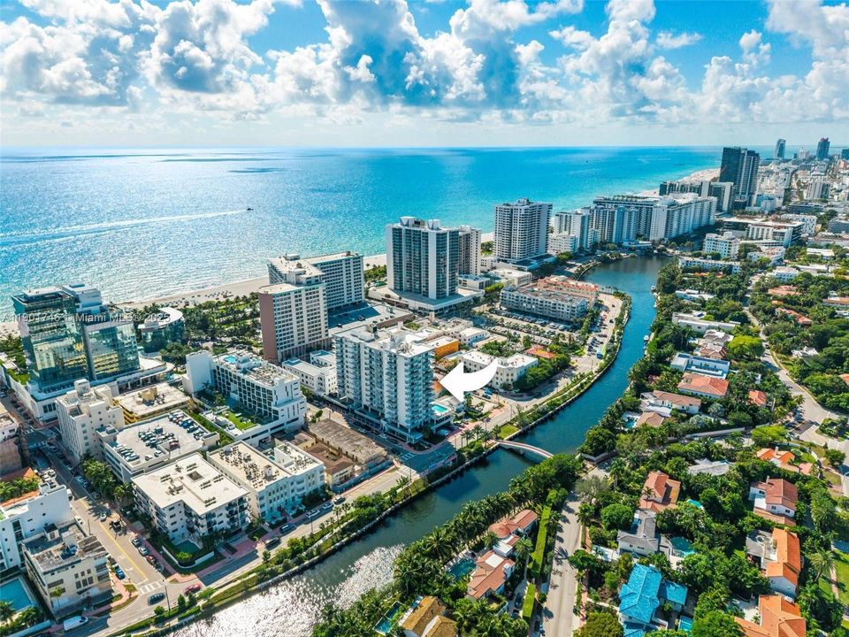 For Sale: $1,100,000 (2 beds, 2 baths, 1800 Square Feet)