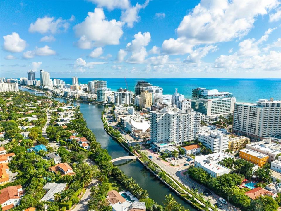 For Sale: $1,100,000 (2 beds, 2 baths, 1800 Square Feet)