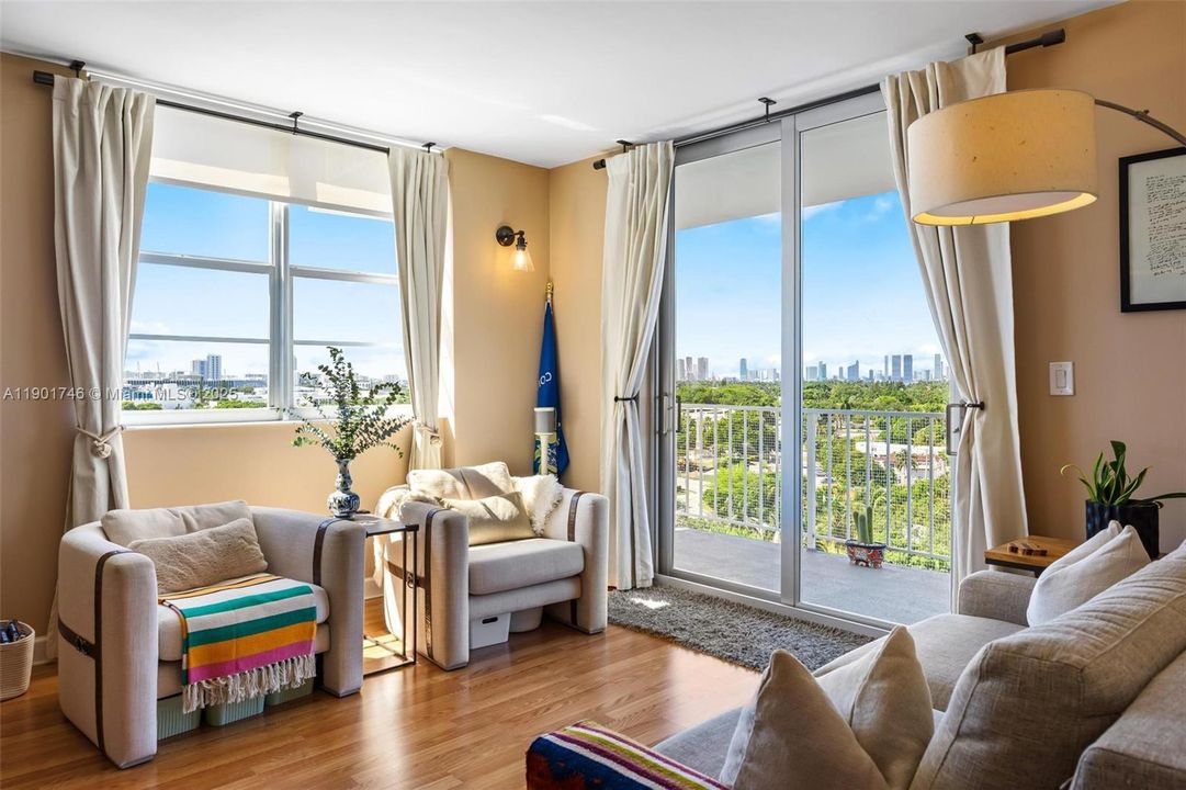 For Sale: $1,100,000 (2 beds, 2 baths, 1800 Square Feet)