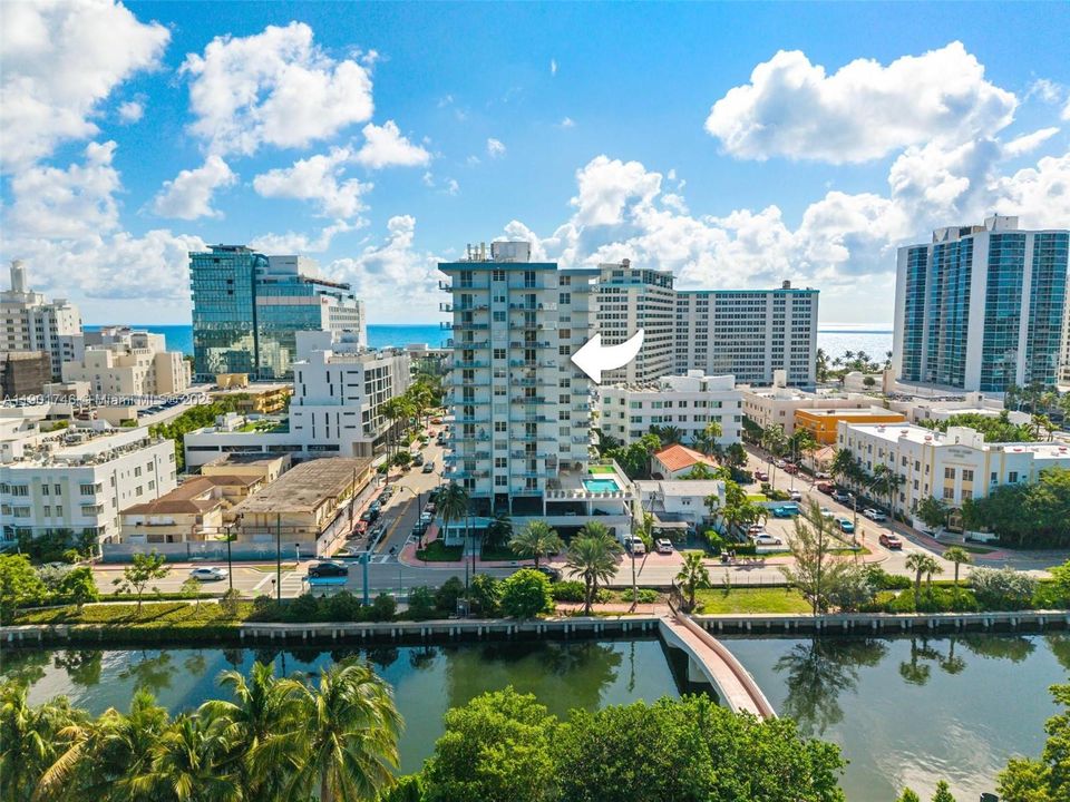 For Sale: $1,100,000 (2 beds, 2 baths, 1800 Square Feet)