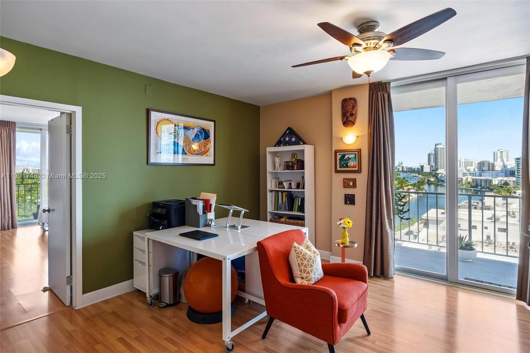 For Sale: $1,100,000 (2 beds, 2 baths, 1800 Square Feet)