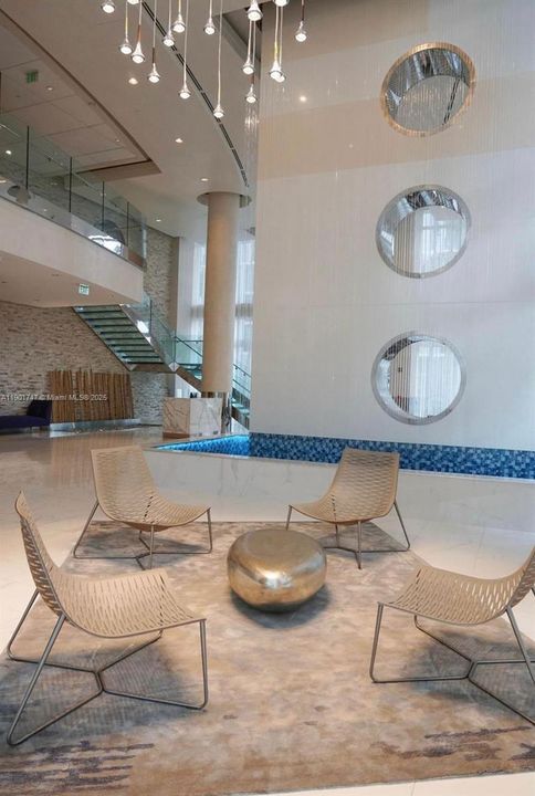 Recently Rented: $3,249 (1 beds, 1 baths, 981 Square Feet)