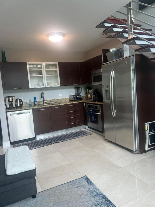Recently Rented: $3,249 (1 beds, 1 baths, 981 Square Feet)