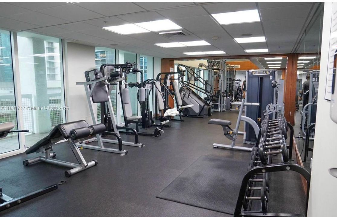 Recently Rented: $3,249 (1 beds, 1 baths, 981 Square Feet)