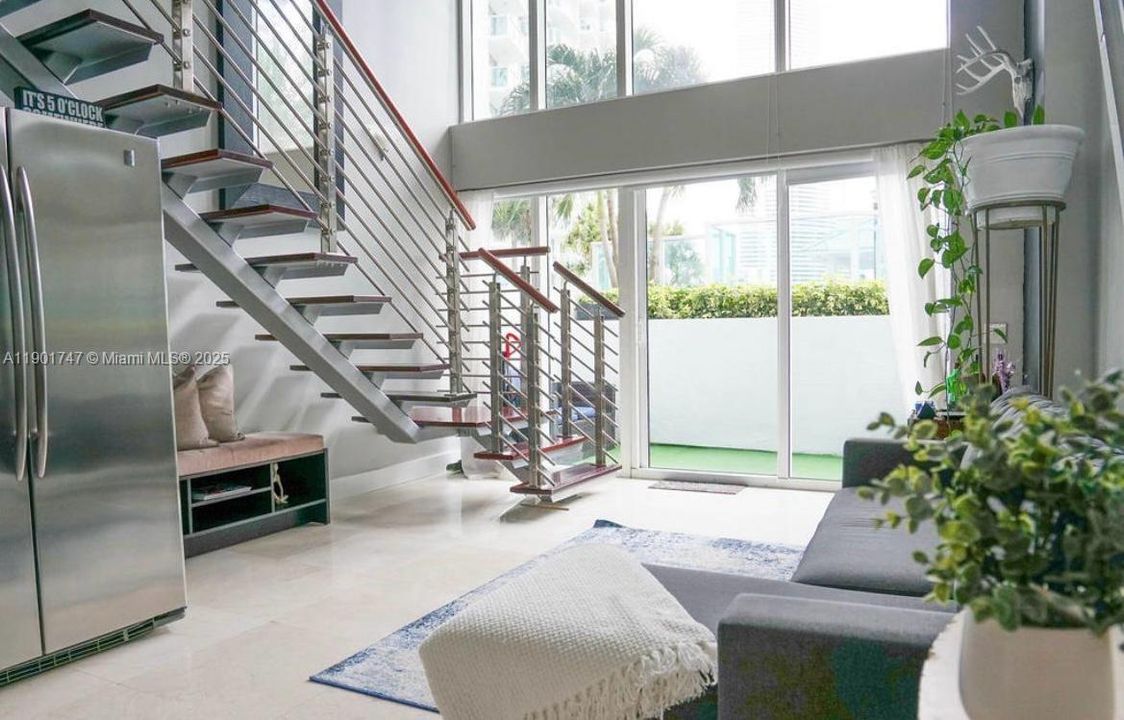 Recently Rented: $3,249 (1 beds, 1 baths, 981 Square Feet)