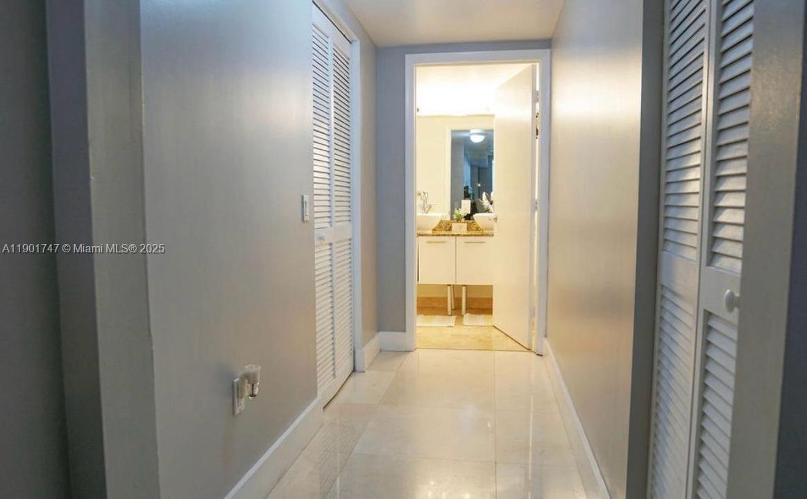 Recently Rented: $3,249 (1 beds, 1 baths, 981 Square Feet)