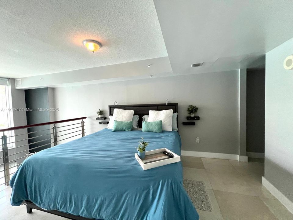 Recently Rented: $3,249 (1 beds, 1 baths, 981 Square Feet)