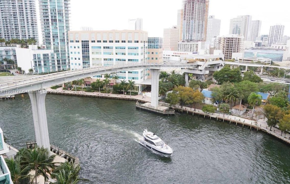 Recently Rented: $3,249 (1 beds, 1 baths, 981 Square Feet)