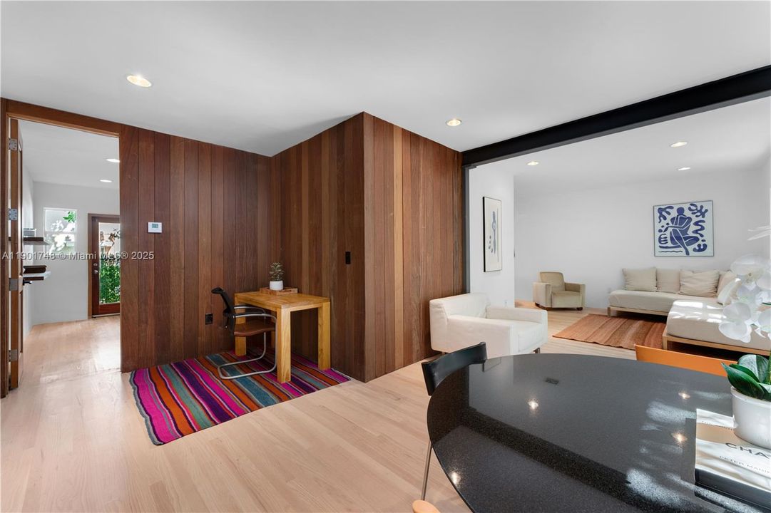 For Rent: $7,000 (1 beds, 2 baths, 922 Square Feet)