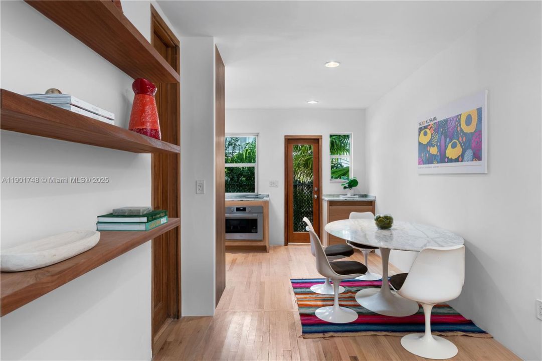 For Rent: $7,000 (1 beds, 2 baths, 922 Square Feet)