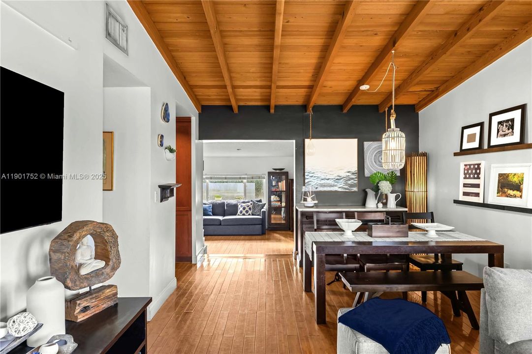 For Sale: $799,000 (3 beds, 2 baths, 1461 Square Feet)