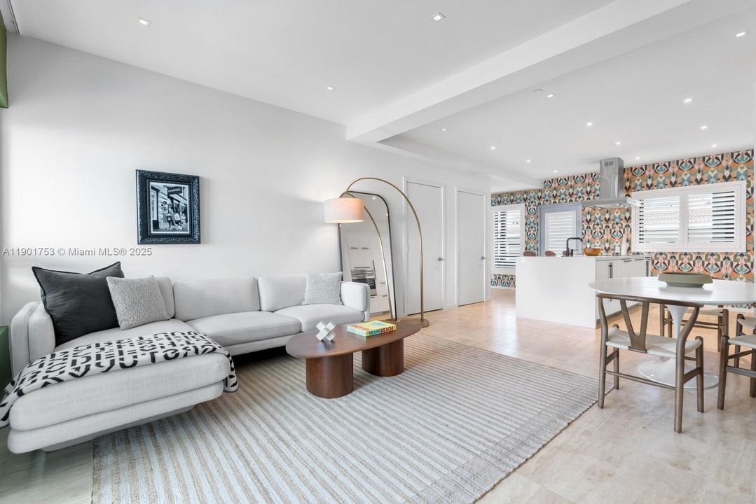 Active With Contract: $999,000 (1 beds, 1 baths, 831 Square Feet)