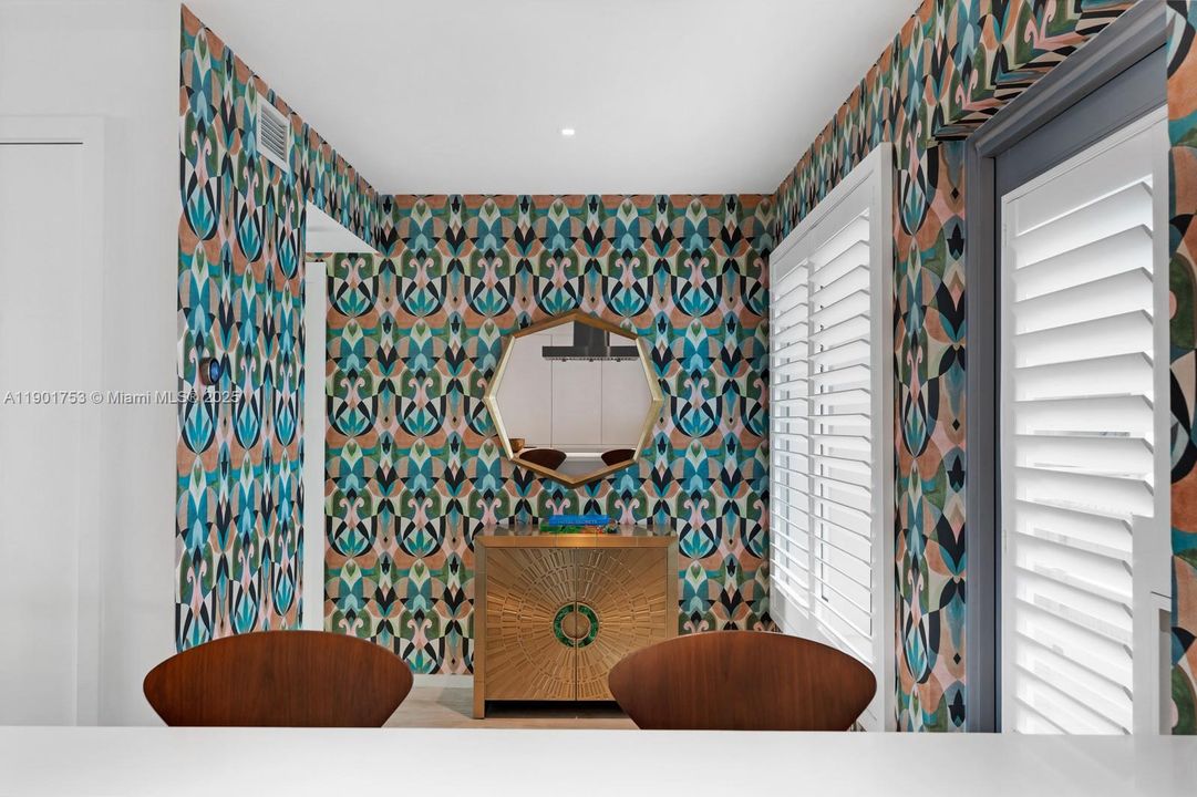 Active With Contract: $999,000 (1 beds, 1 baths, 831 Square Feet)