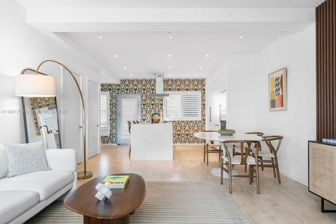 Active With Contract: $999,000 (1 beds, 1 baths, 831 Square Feet)