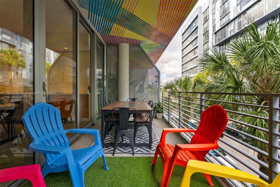 For Rent: $3,700 (1 beds, 1 baths, 720 Square Feet)