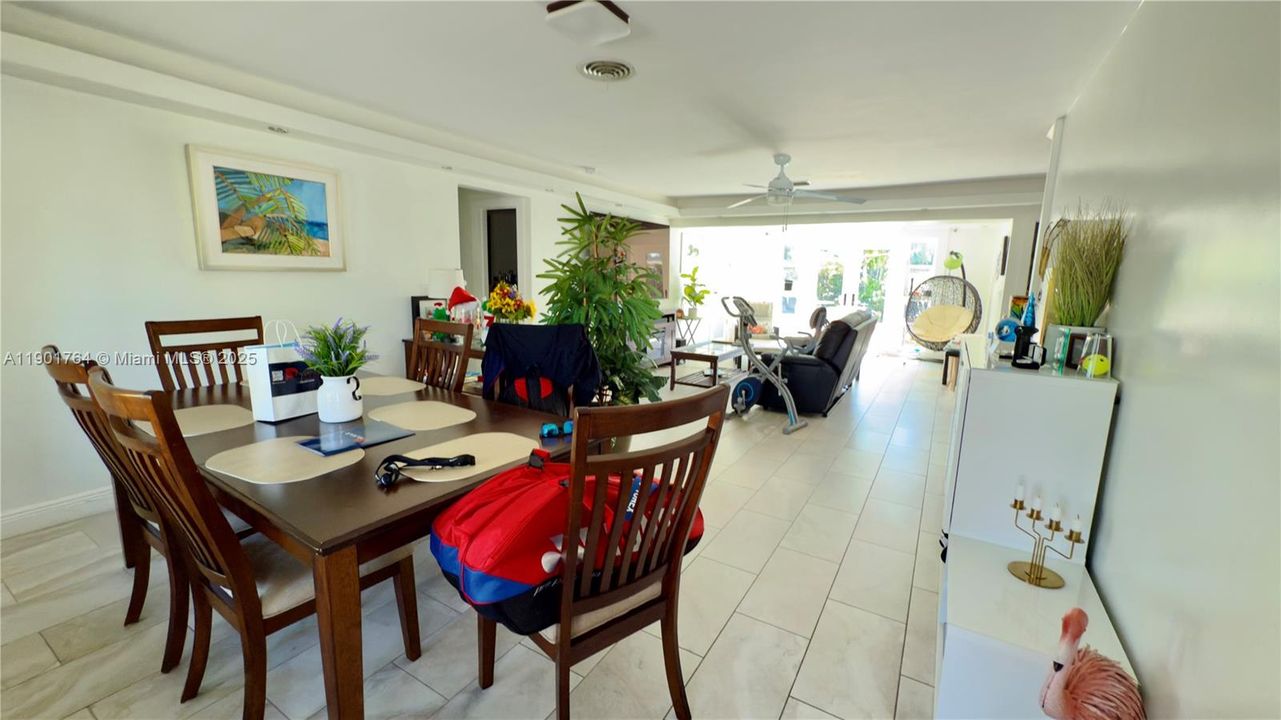 На продажу: $599,000 (3 спален, 2 ванн, 1666 Квадратных фут)