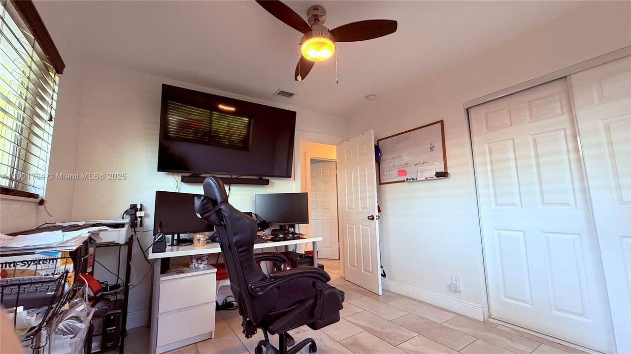 На продажу: $599,000 (3 спален, 2 ванн, 1666 Квадратных фут)