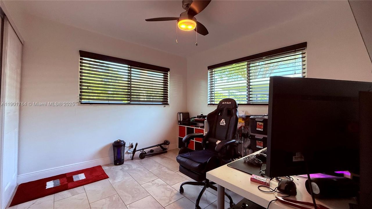 На продажу: $599,000 (3 спален, 2 ванн, 1666 Квадратных фут)