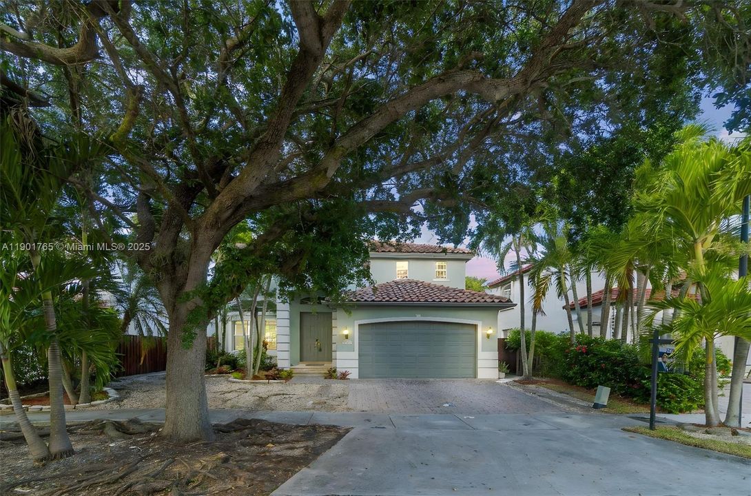 For Rent: $4,600 (4 beds, 3 baths, 2481 Square Feet)