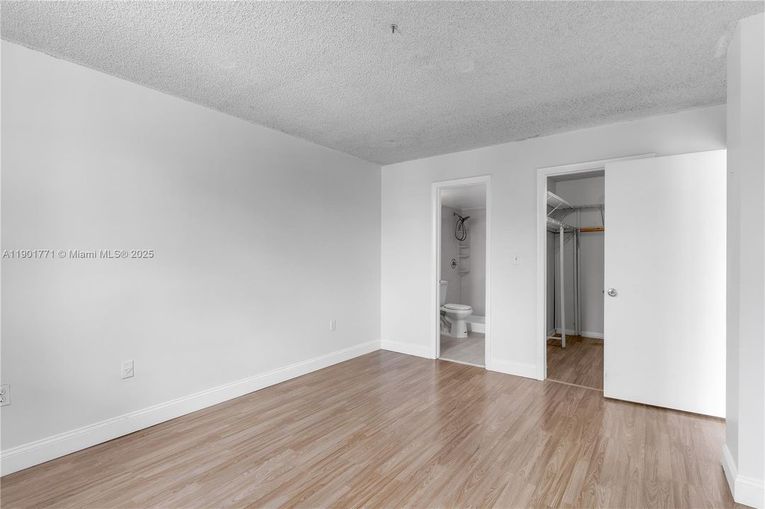 For Rent: $2,100 (2 beds, 2 baths, 827 Square Feet)