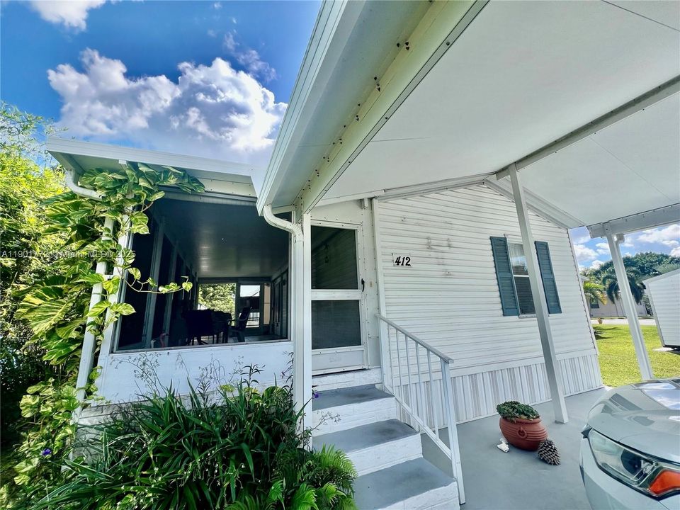 Active With Contract: $172,000 (2 beds, 2 baths, 1690 Square Feet)