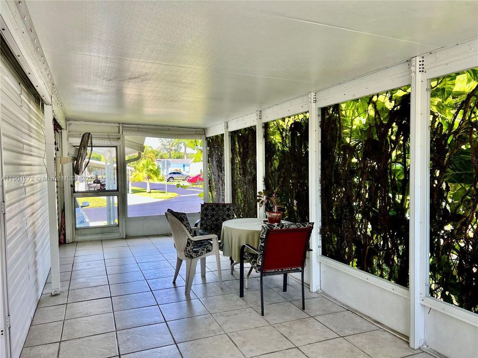 Active With Contract: $172,000 (2 beds, 2 baths, 1690 Square Feet)