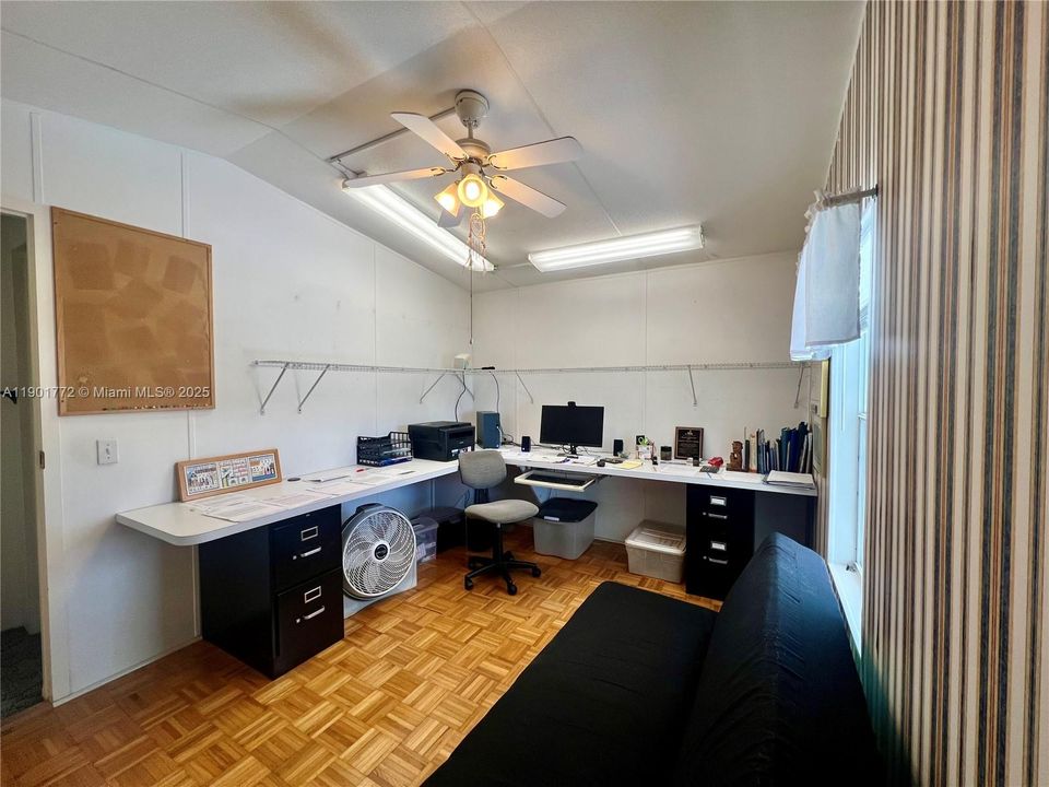 Active With Contract: $172,000 (2 beds, 2 baths, 1690 Square Feet)