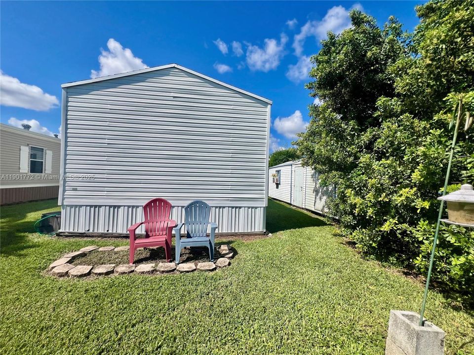 Active With Contract: $172,000 (2 beds, 2 baths, 1690 Square Feet)