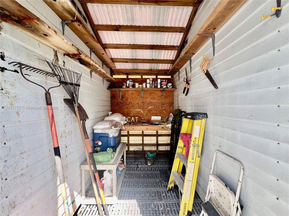 Active With Contract: $172,000 (2 beds, 2 baths, 1690 Square Feet)