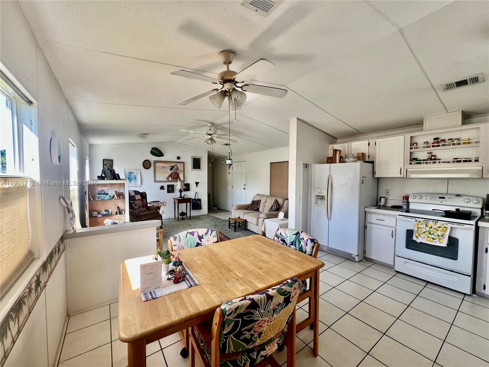 Active With Contract: $172,000 (2 beds, 2 baths, 1690 Square Feet)