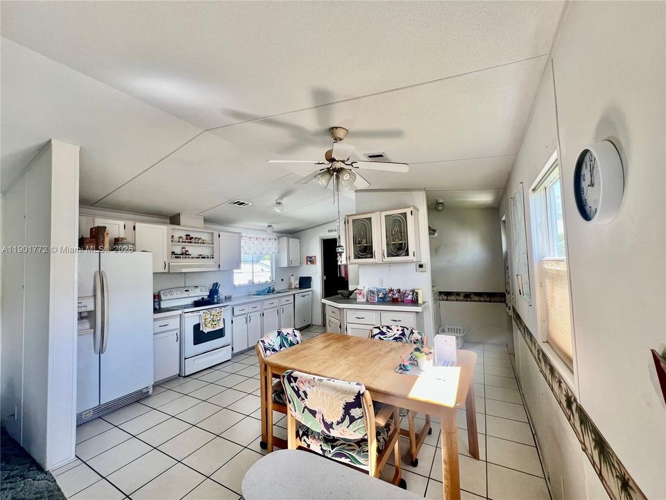 Active With Contract: $172,000 (2 beds, 2 baths, 1690 Square Feet)