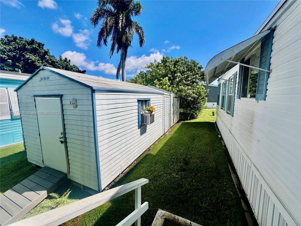 Active With Contract: $172,000 (2 beds, 2 baths, 1690 Square Feet)