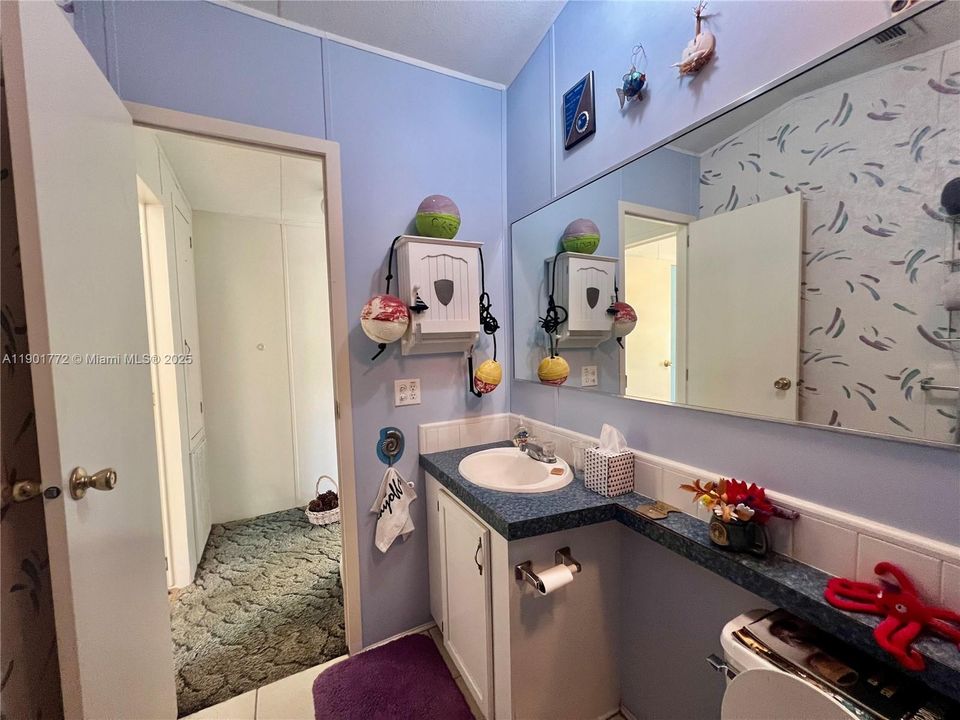 Active With Contract: $172,000 (2 beds, 2 baths, 1690 Square Feet)