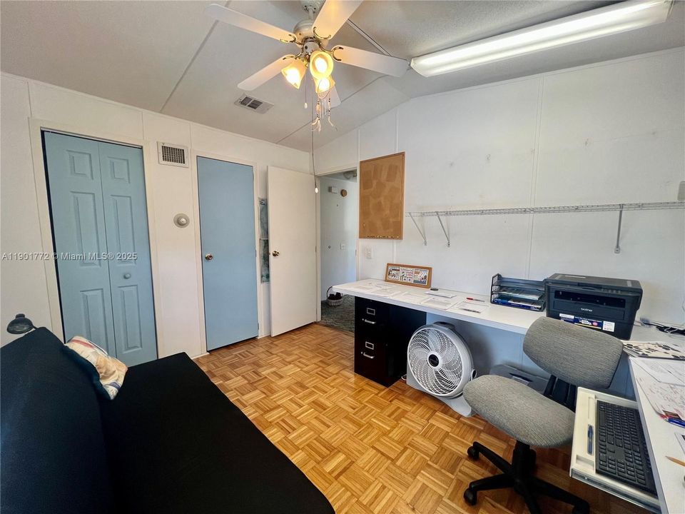 Active With Contract: $172,000 (2 beds, 2 baths, 1690 Square Feet)