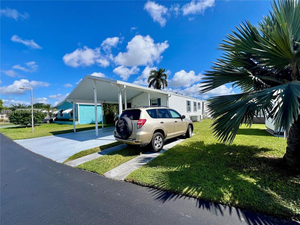 Active With Contract: $172,000 (2 beds, 2 baths, 1690 Square Feet)