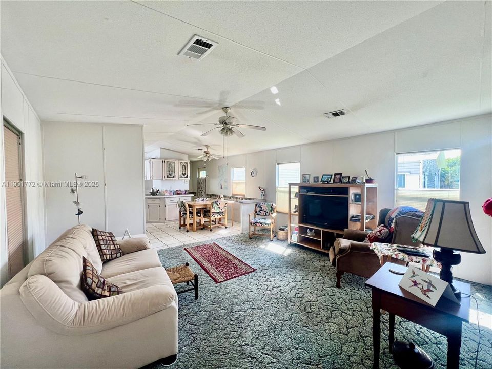 Active With Contract: $172,000 (2 beds, 2 baths, 1690 Square Feet)