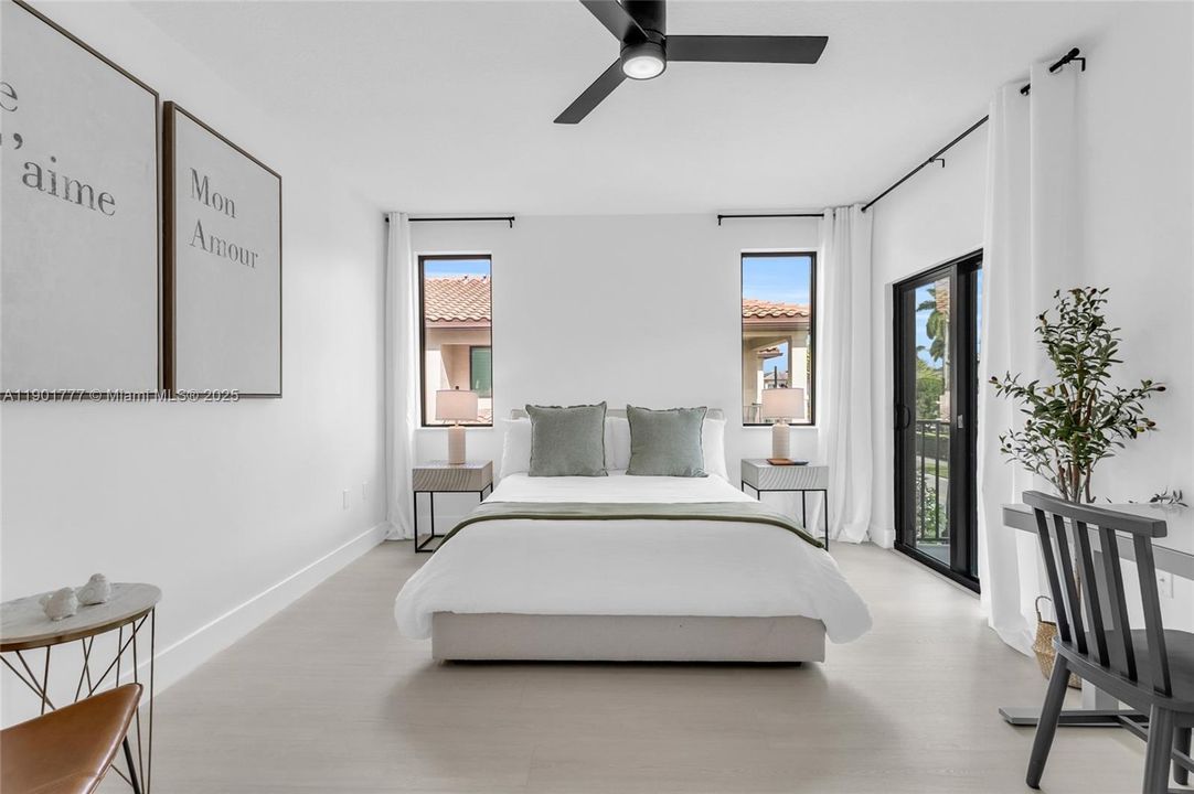 Active With Contract: $968,000 (3 beds, 3 baths, 2366 Square Feet)