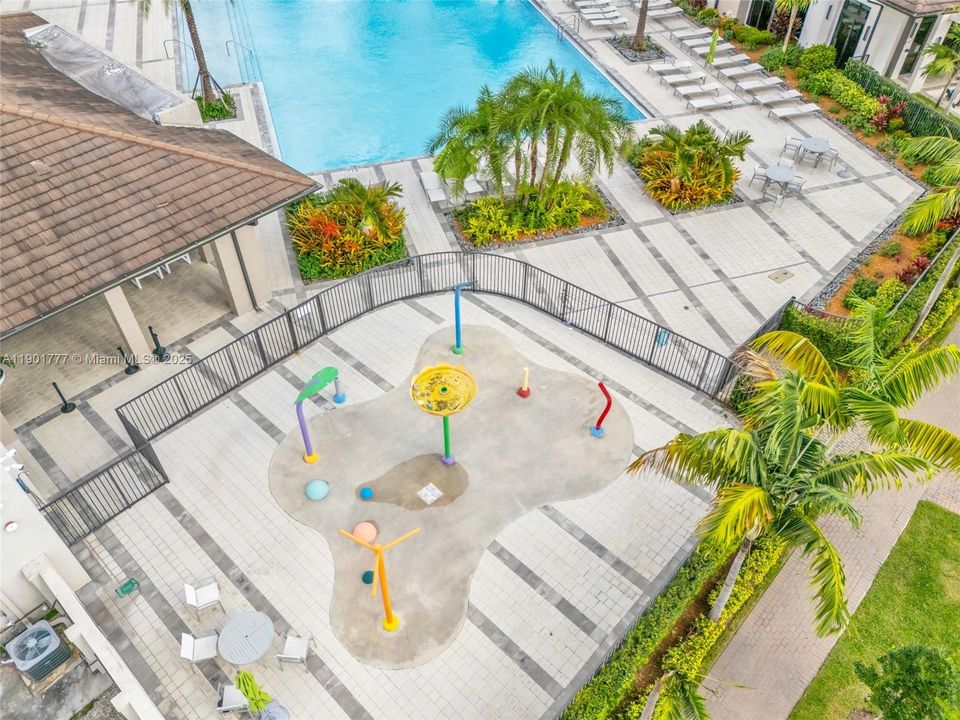 Active With Contract: $968,000 (3 beds, 3 baths, 2366 Square Feet)