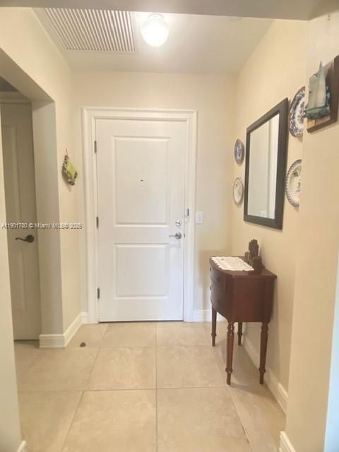 Activo con contrato: $3,600 (1 camas, 1 baños, 1140 Pies cuadrados)