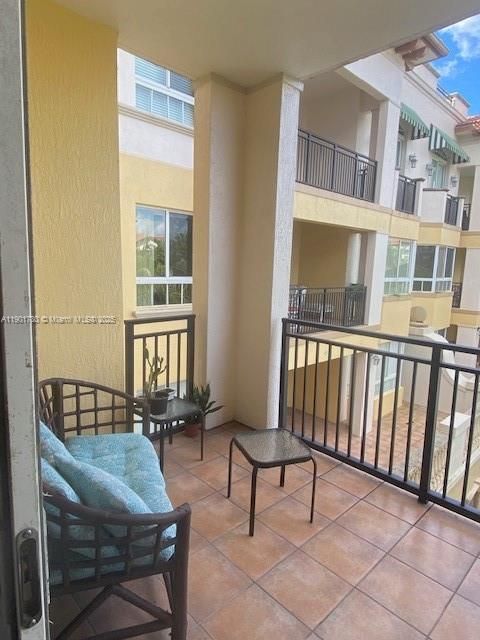 Activo con contrato: $3,600 (1 camas, 1 baños, 1140 Pies cuadrados)