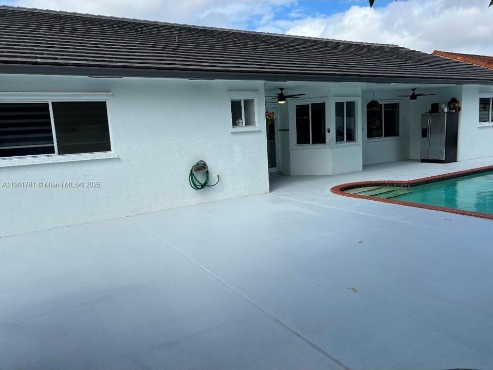 For Sale: $779,000 (4 beds, 2 baths, 1943 Square Feet)