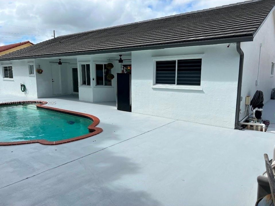 For Sale: $779,000 (4 beds, 2 baths, 1943 Square Feet)