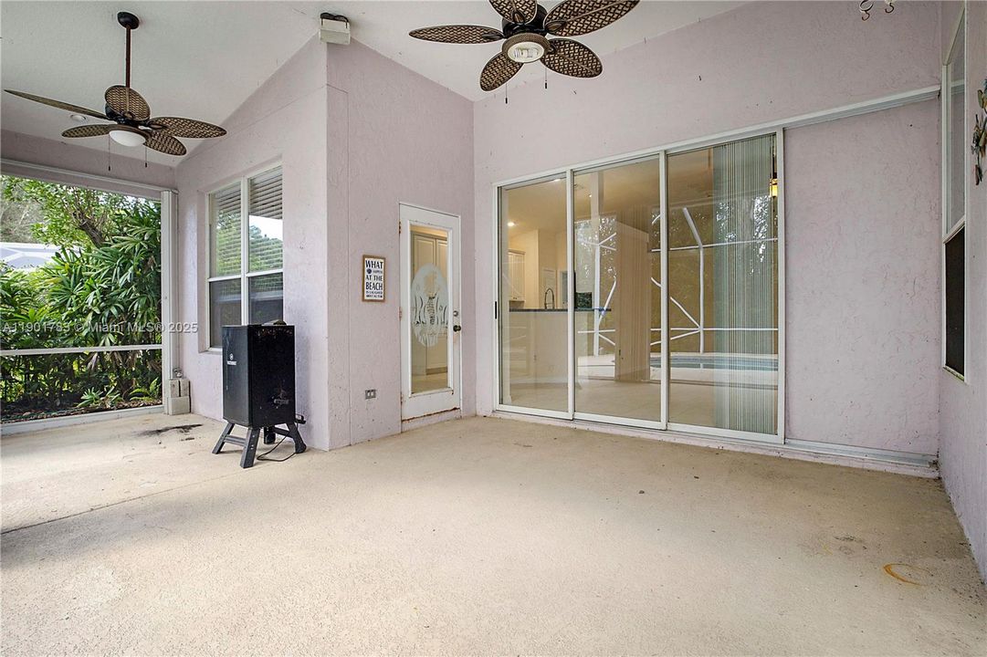 Active With Contract: $325,000 (3 beds, 2 baths, 1656 Square Feet)