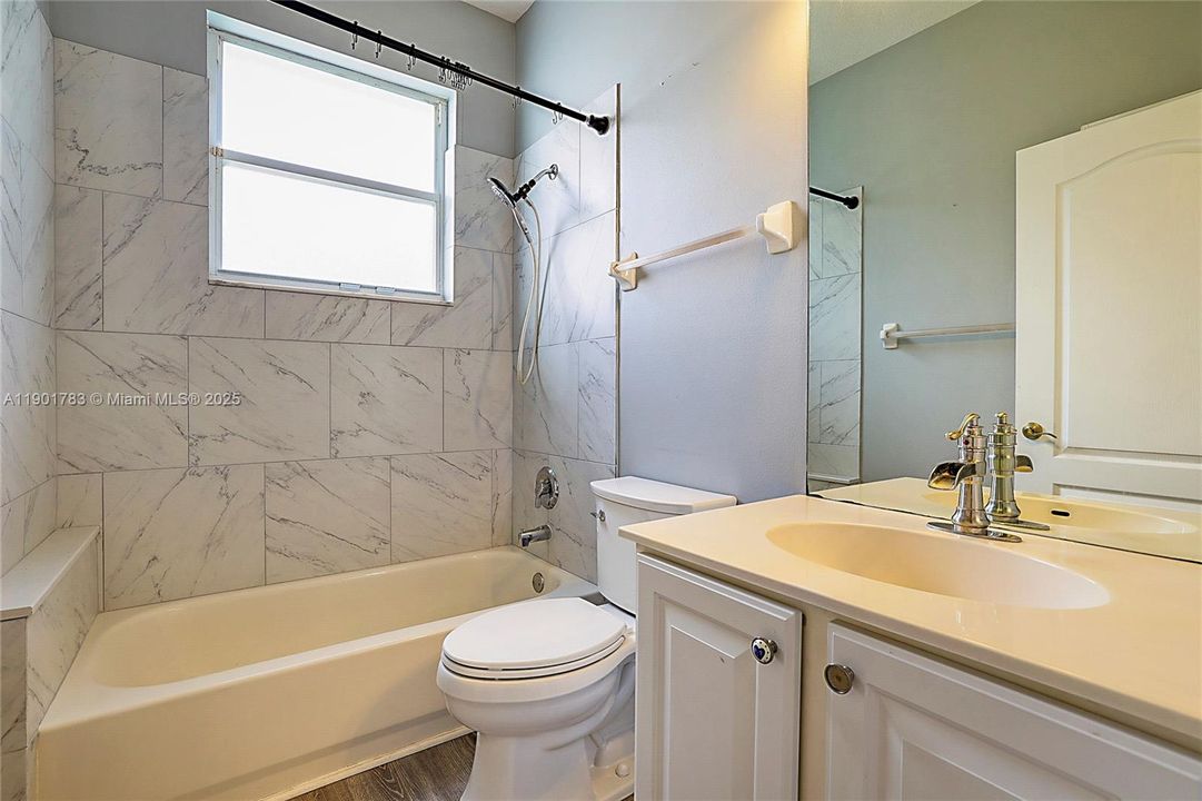 Active With Contract: $325,000 (3 beds, 2 baths, 1656 Square Feet)