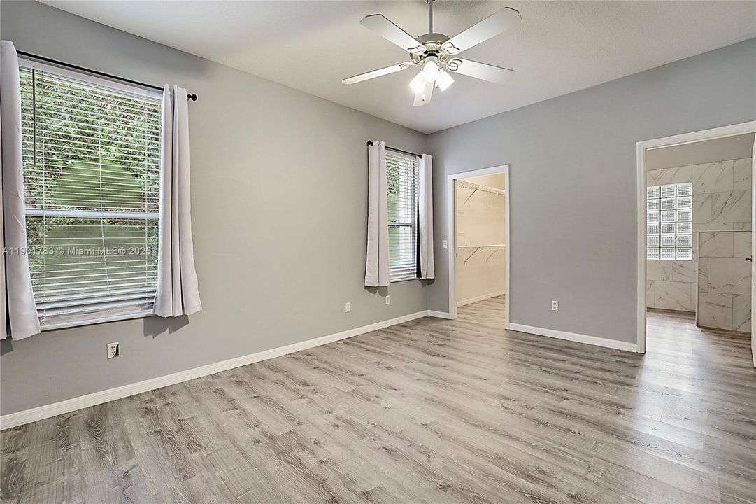 Active With Contract: $325,000 (3 beds, 2 baths, 1656 Square Feet)