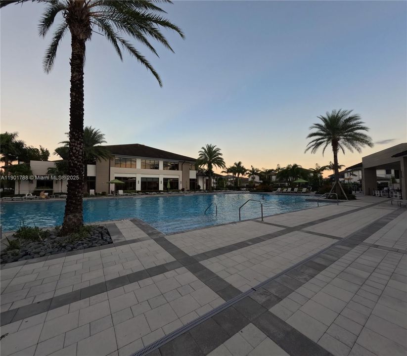 待售: $999,900 (3 贝兹, 2 浴室, 2116 平方英尺)