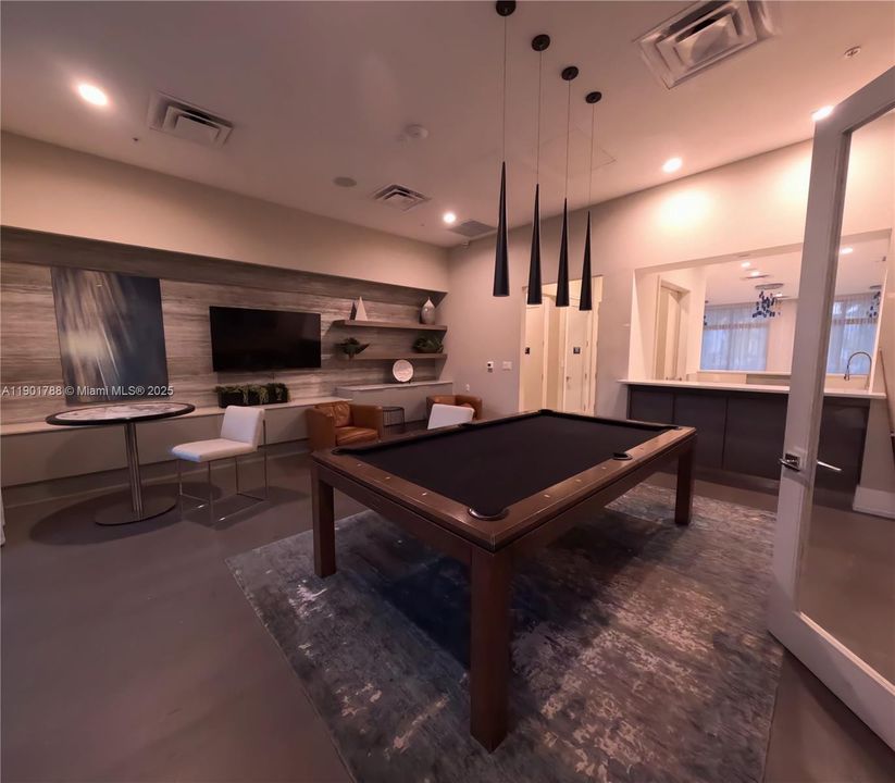 待售: $999,900 (3 贝兹, 2 浴室, 2116 平方英尺)