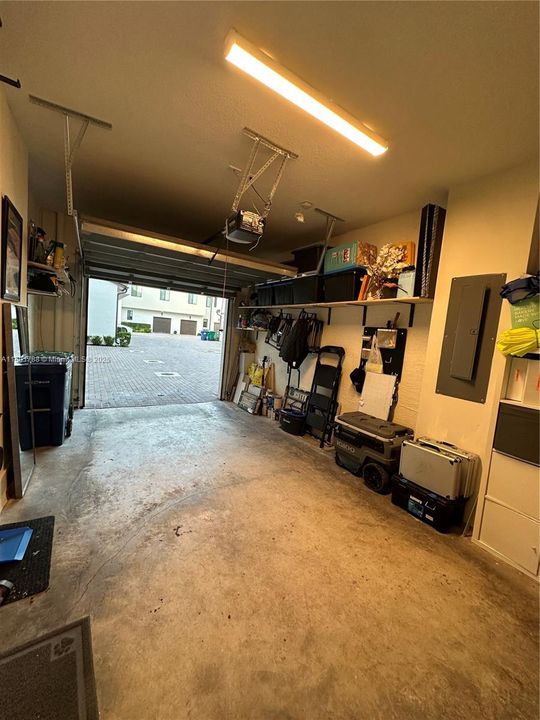 待售: $999,900 (3 贝兹, 2 浴室, 2116 平方英尺)